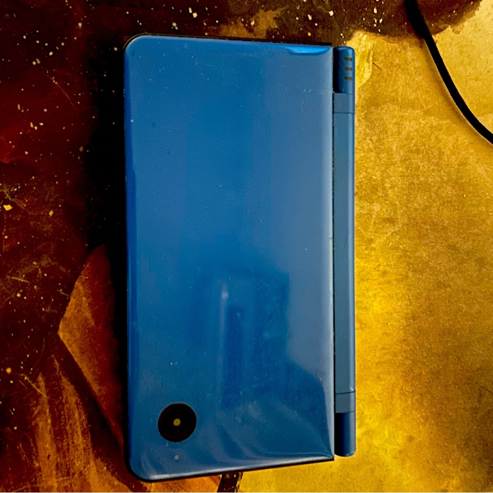 Nintendo DSI XL (lightly used) works perfectly rare Midnight Blue color